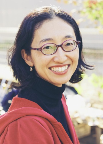 Headshot of Sawako Nakayasu
